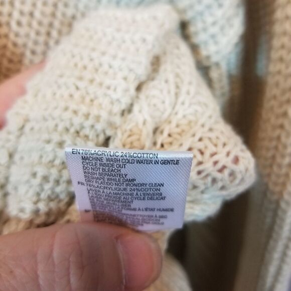 SWEATER SALE 3/$30 RDI Cream Kangaroo Pocket Sweater Size Small - Picture 5 of 6